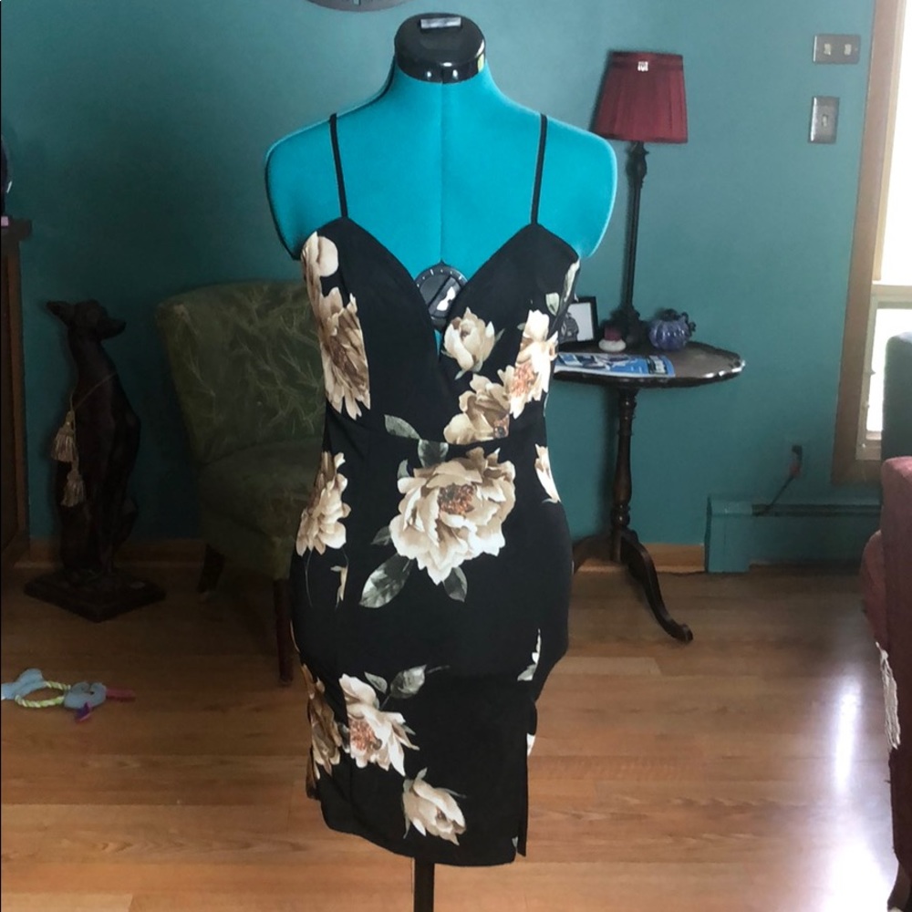 V Neck Spaghetti Strap Floral Dress